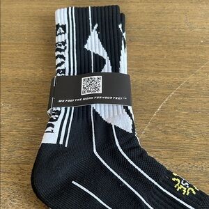 Big Skylines Men’s Ski Socks Black White 
New With Tag One Size Fits Most.